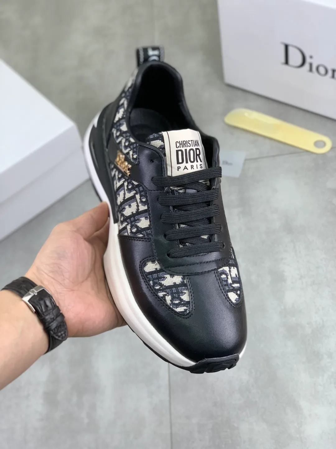 Men's Men's Shoes💰P440💰[New Style]🆘[Dior] Dior original lace-up low-top men's shoes Classic casual shoes 🔥This model is the official classic model with high quality and made by famous original designers. It is made of high-quality cowhide with original materials➕Comfortable and breathable mesh lining➕Pigskin insole. The perfect last shape and generous and fashionable design have attracted many consumers. Suitable for drivers to drive🚗What you want is the highest quality in the market. Color: 2️⃣Code number: 38--44